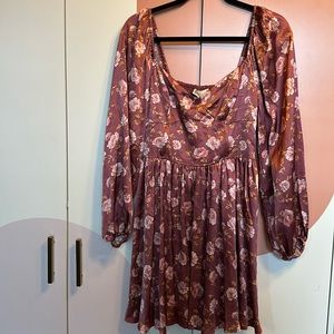 Floral sweetheart neckline dress